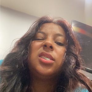 Meet your Posher, Yuliana